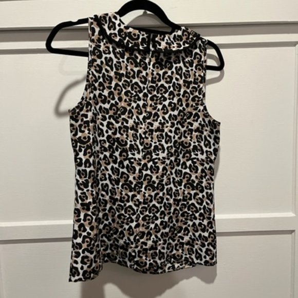 Ann Taylor sleevelss top with round collar - Picture 2 of 2